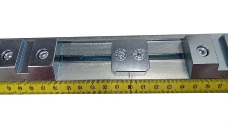 Linjal (4-håls) fixerad för BV50  f.Vignol TFR 130P