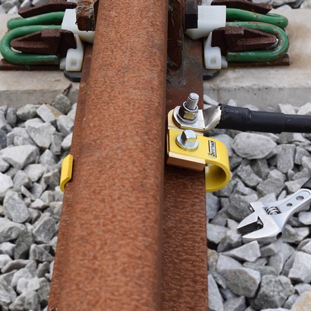 SafeGrip Rail contact clamps