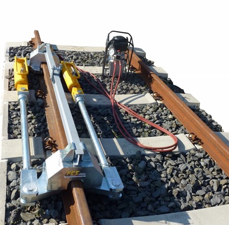 Hydraulisk rälssträckare MIT 120 UR för thermitsvetsning