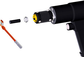 Sätt i lödelektroden och skyddsringen i pistolen Sätt i lödelektroden och skyddsringen i pistolen